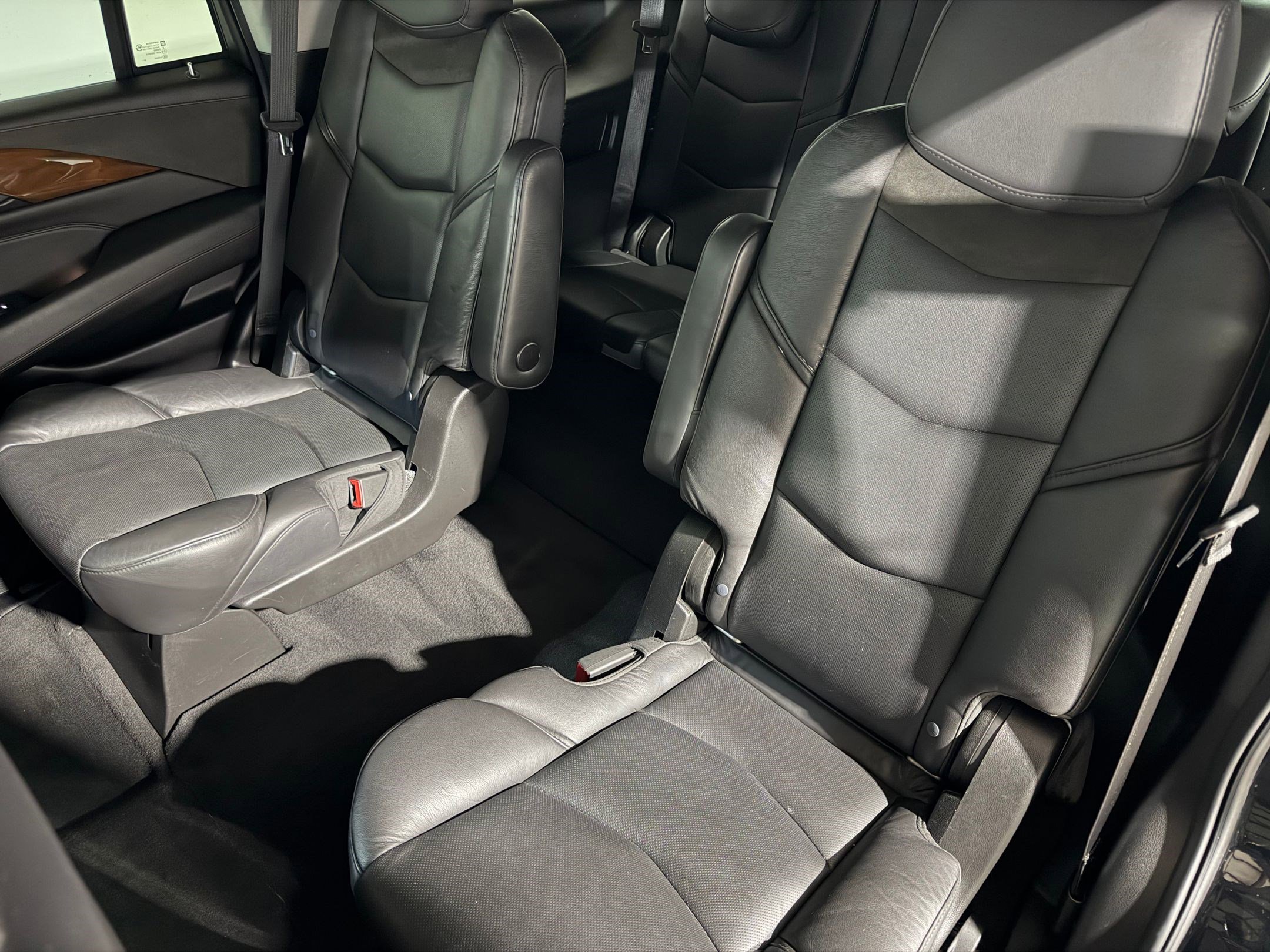 Used 2019 Cadillac Escalade Premium Luxury AWD/4WD image 39