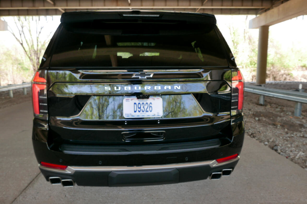 Used 2025 Chevrolet Suburban High Country image 59