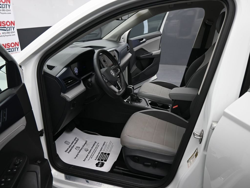 Used 2024 Volkswagen Taos SE image 17
