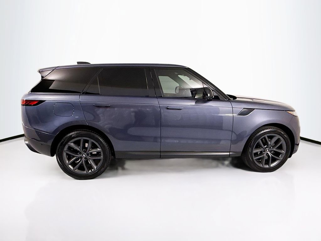 Used 2024 Land Rover Range Rover Sport SE image 4