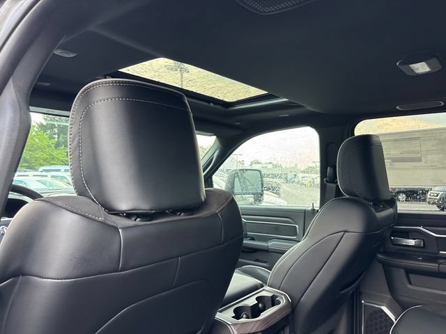 New 2026 RAM 2500 Laramie w/ Night Edition AWD/4WD image 9