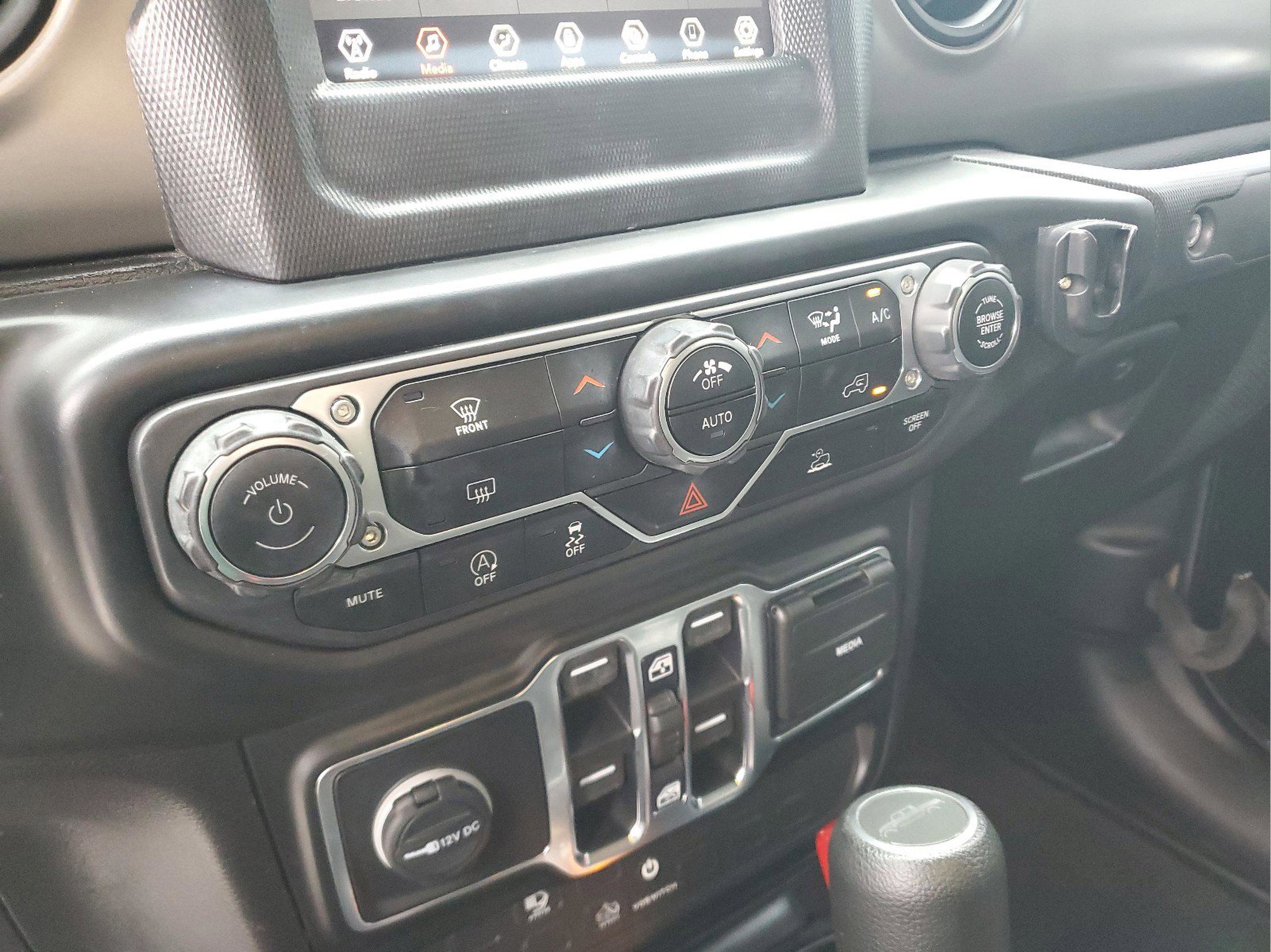 Used 2021 Jeep Gladiator Willys image 17