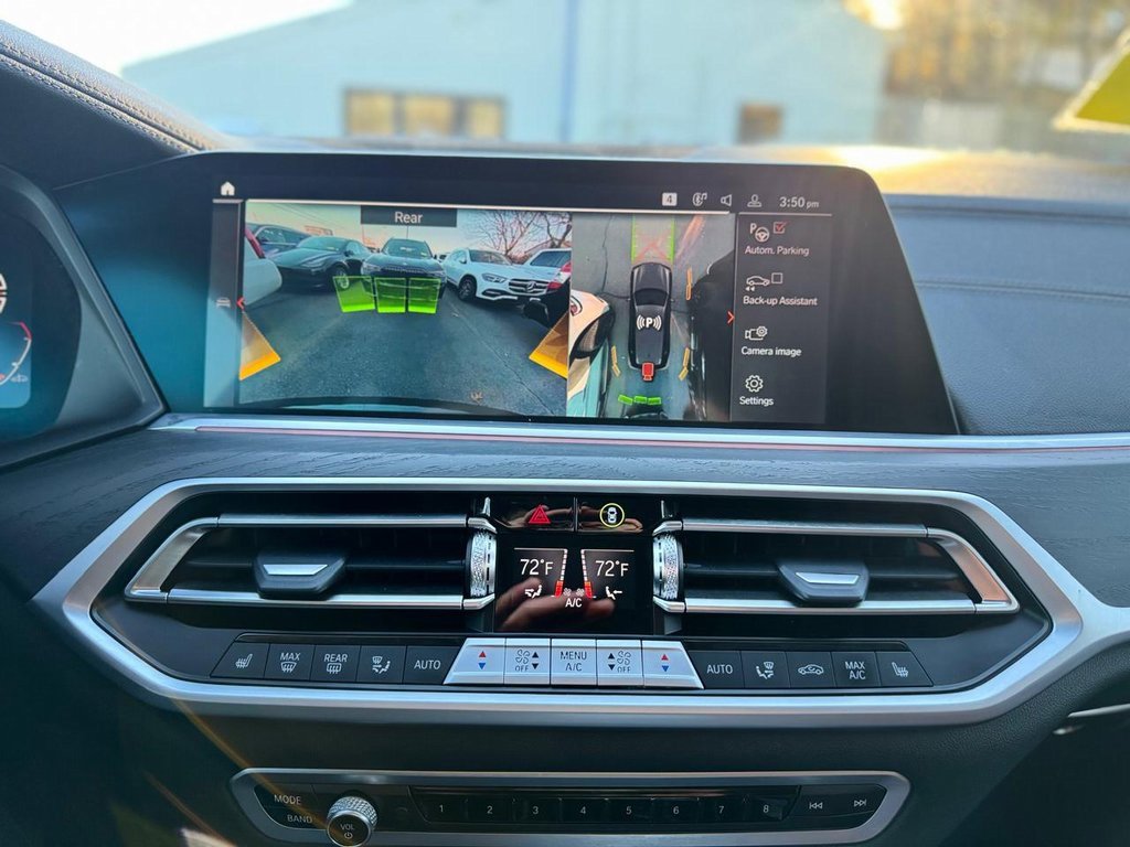 Used 2022 BMW X7 xDrive40i w/ Premium Package image 14