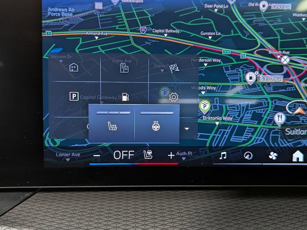 Used 2025 BMW 330i xDrive Sedan w/ M Sport Package image 20