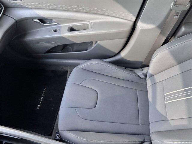 Used 2023 Hyundai Elantra SEL w/ Preferred Accessory Package image 20