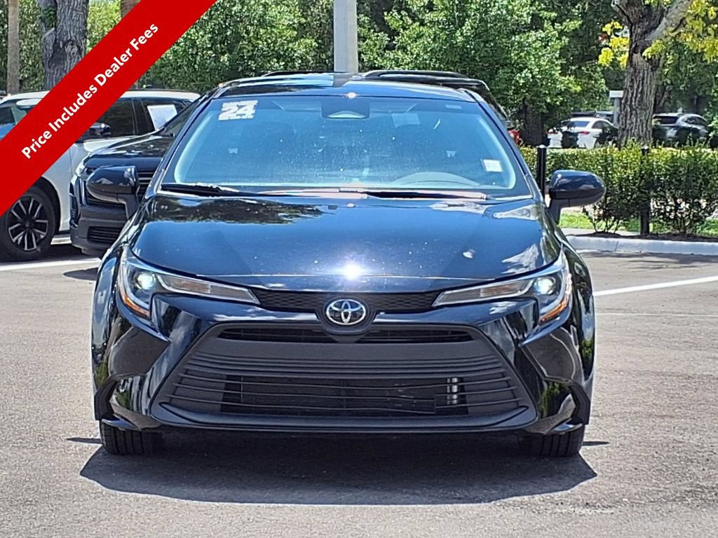 Used 2024 Toyota Corolla LE FWD image 2