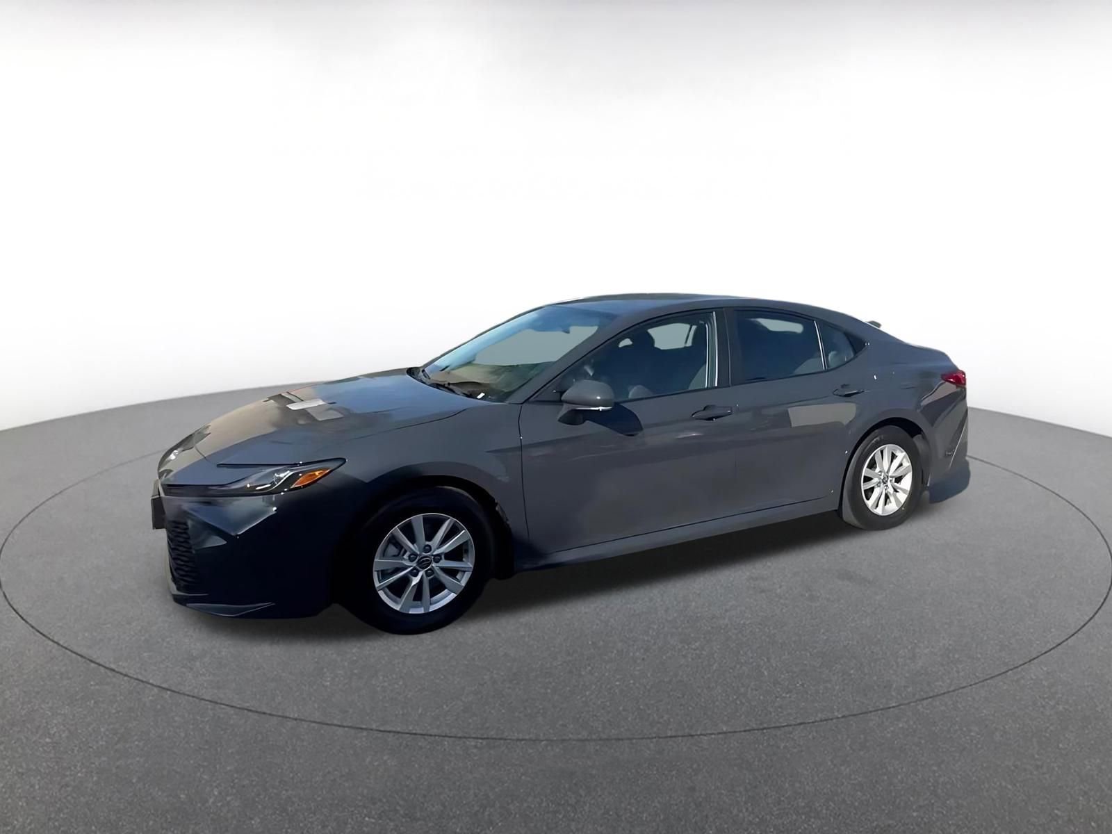 Used 2025 Toyota Camry LE image 8