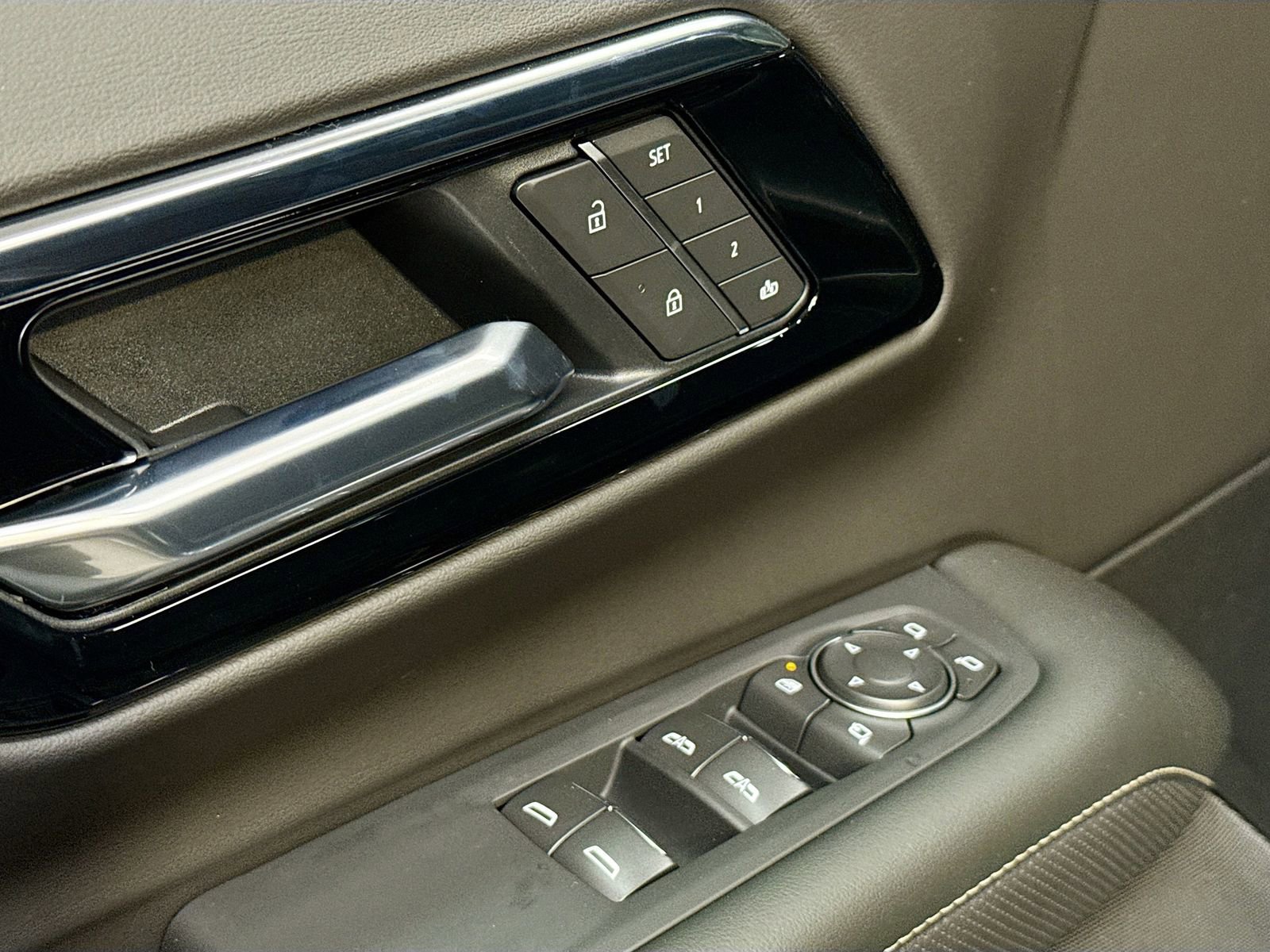 New 2026 Chevrolet Suburban Premier image 23