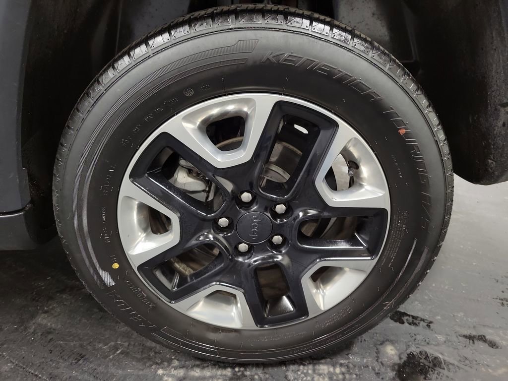 Used 2018 Jeep Compass Trailhawk w/ Cold Weather Group image 11