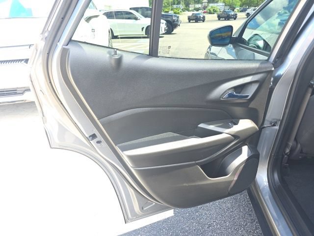 Used 2024 Chevrolet Trax RS FWD image 24