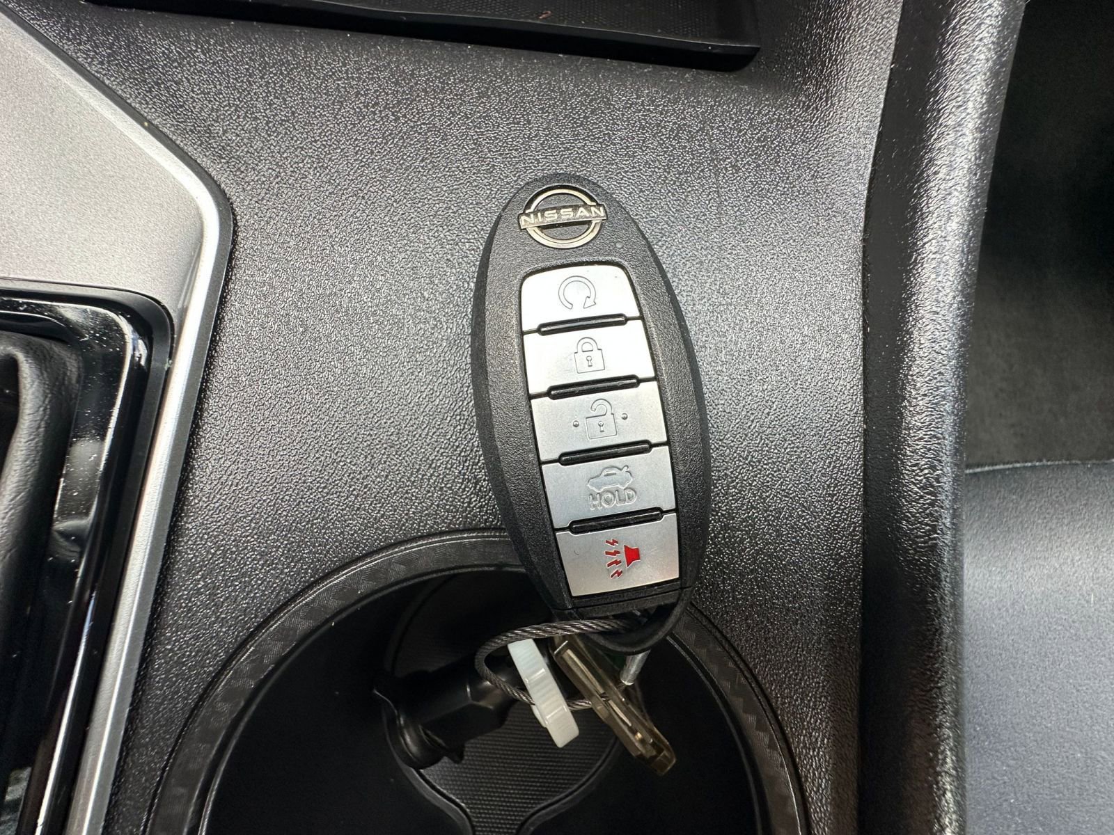 Used 2025 Nissan Altima 2.5 SV FWD image 21