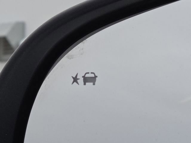 Used 2024 Buick Encore GX Sport Touring image 9