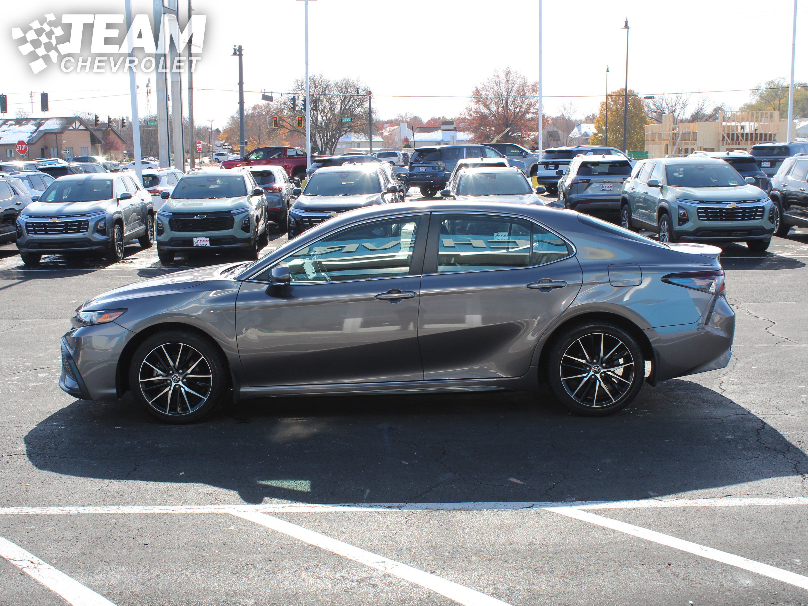 Used 2023 Toyota Camry SE image 7