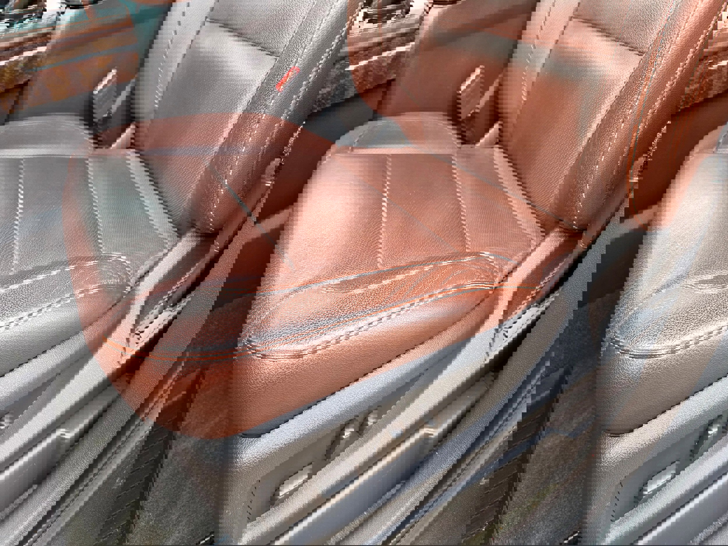 Used 2018 Chevrolet Suburban Premier image 7