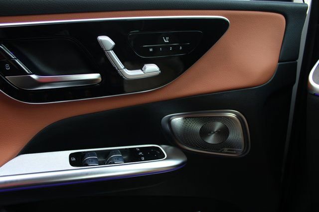 New 2025 Mercedes-Benz GLC 350e 4MATIC image 24