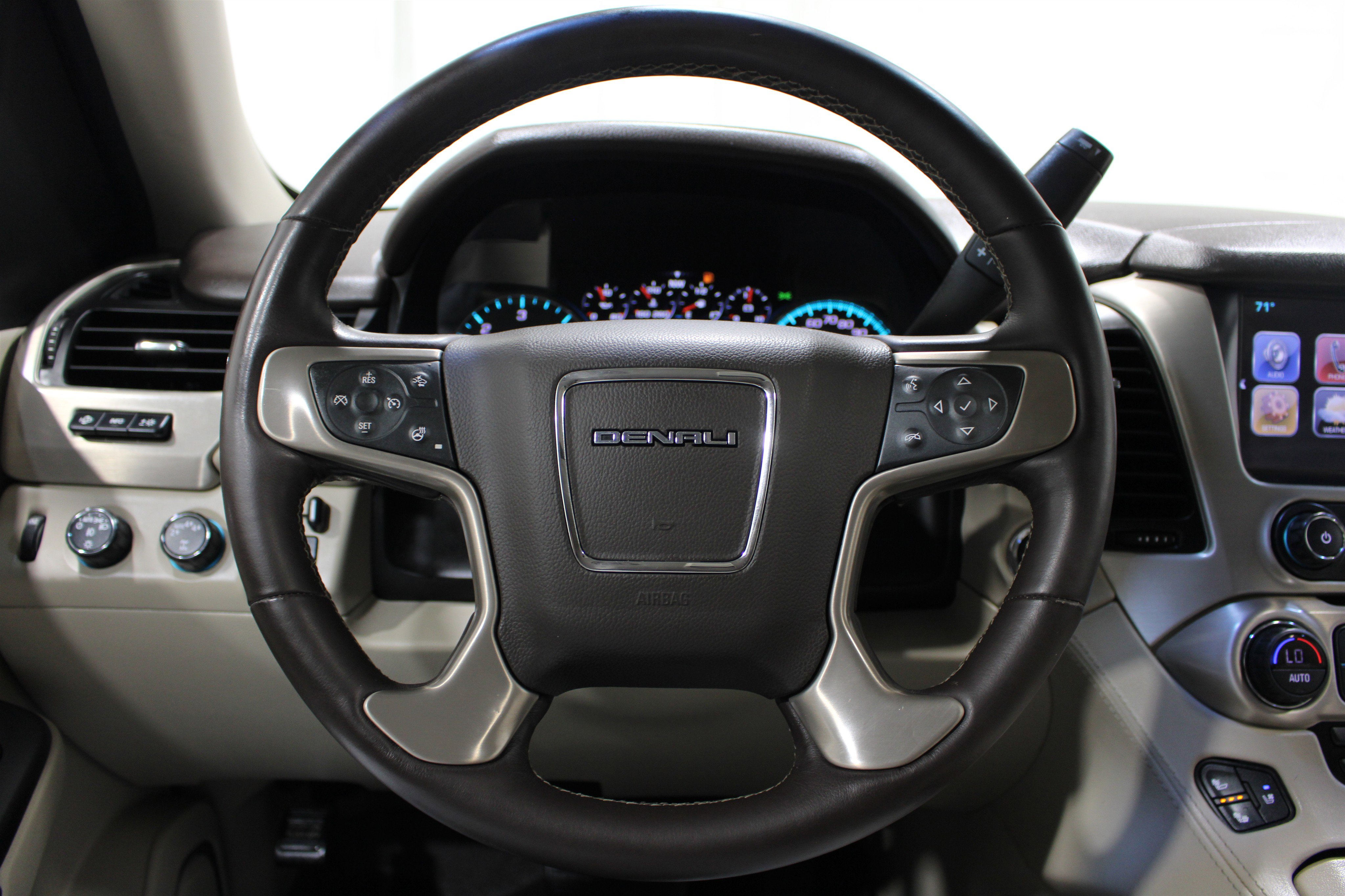 Used 2017 GMC Yukon XL Denali w/ Open Road Package image 12