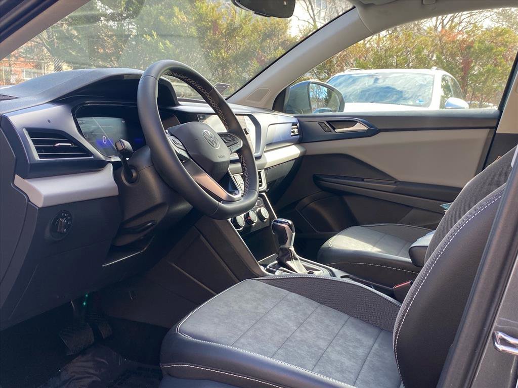 Certified 2023 Volkswagen Taos SE w/ Black Wheel Package image 13