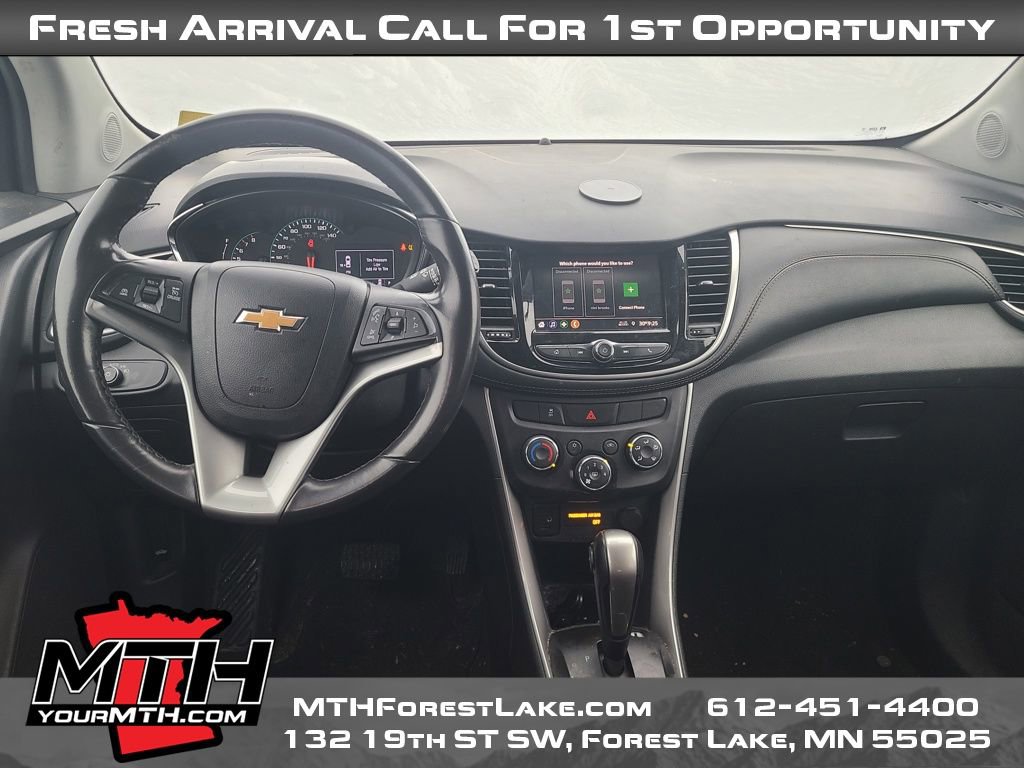 Used 2020 Chevrolet Trax LT w/ LT Convenience Package image 11
