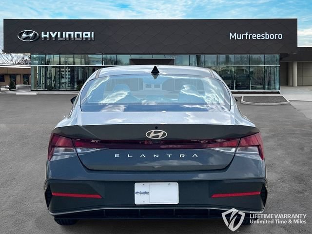 New 2026 Hyundai Elantra SE FWD image 6