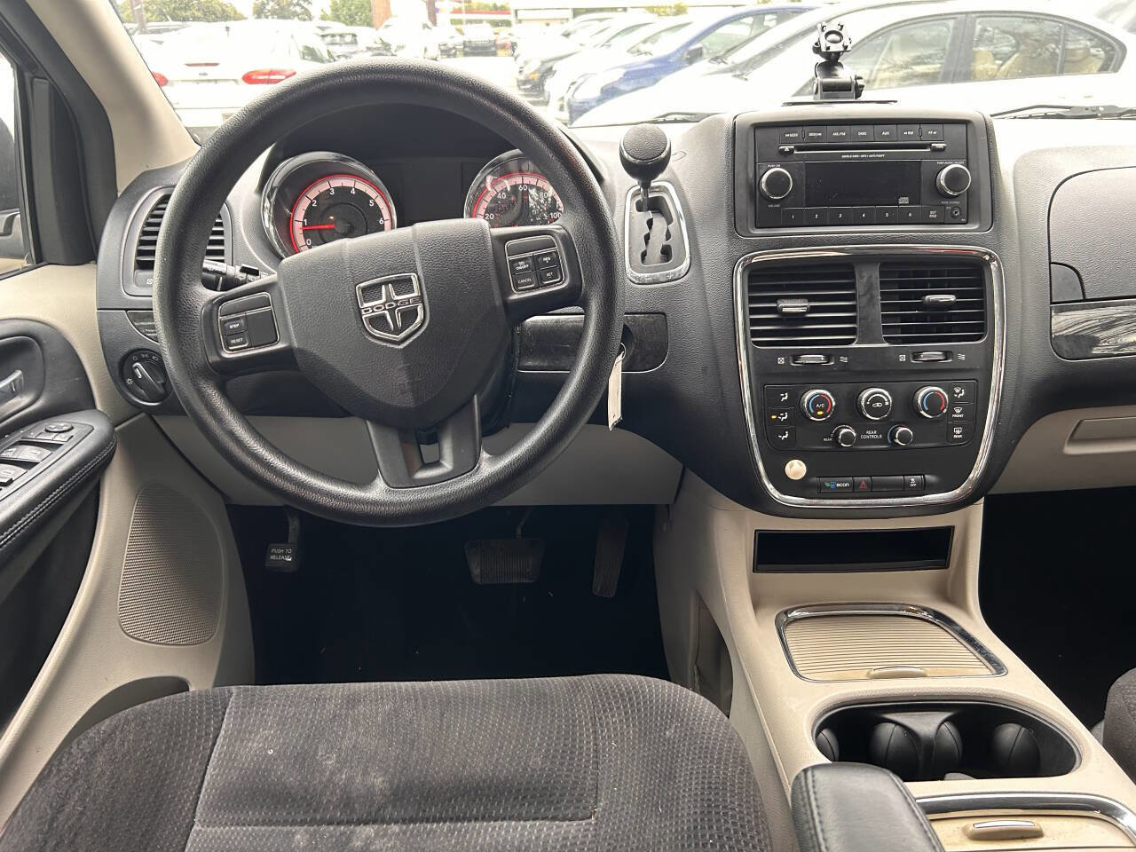 Used 2014 Dodge Grand Caravan SXT image 12