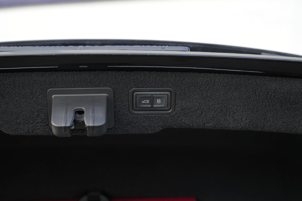 Used 2021 Audi A8 L 4.0T AWD/4WD image 16