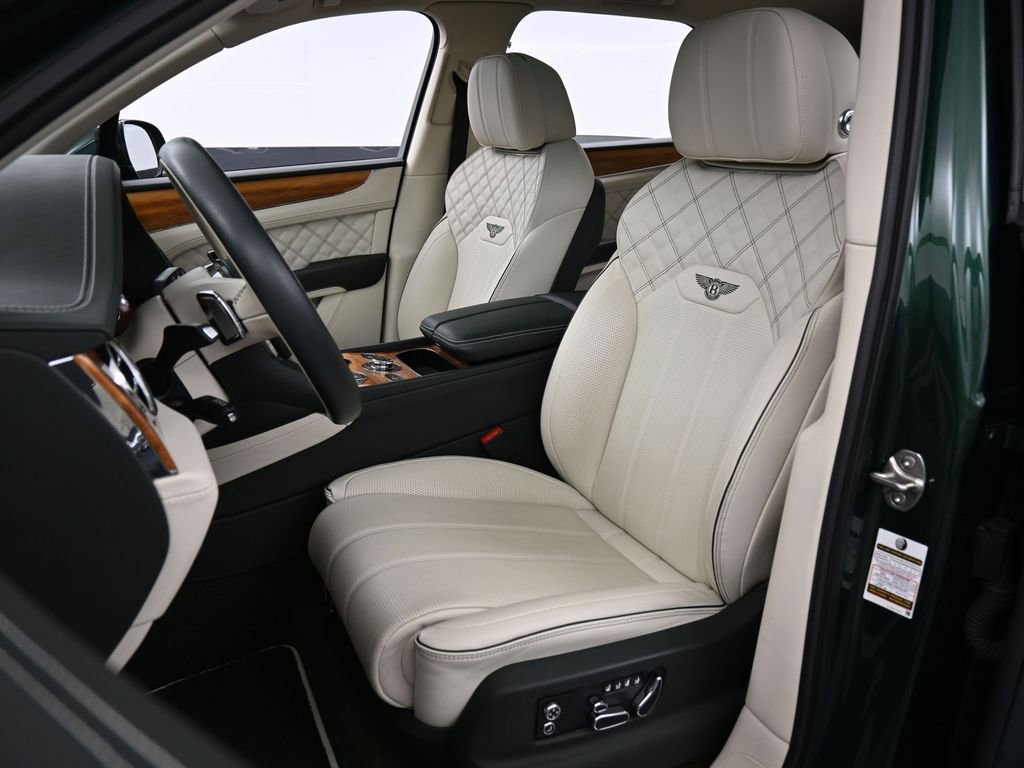 Used 2022 Bentley Bentayga AWD/4WD image 5