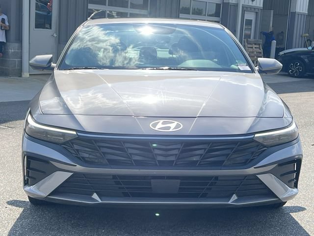 Certified 2025 Hyundai Elantra SEL FWD image 16