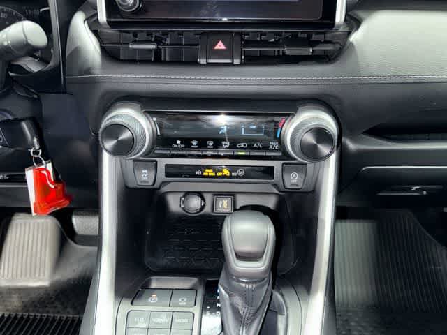 Certified 2023 Toyota RAV4 LE AWD/4WD image 21