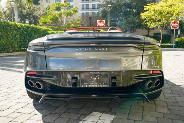 Used 2023 Aston Martin DBS Volante image 24