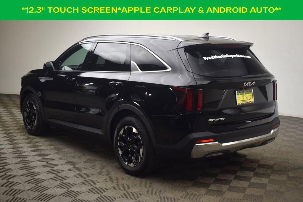 Used 2024 Kia Sorento S image 6