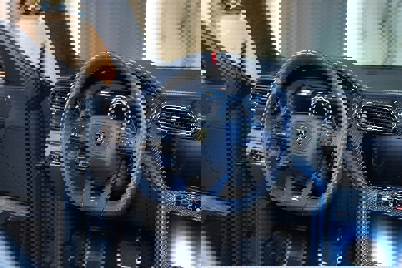 Used 2023 Lamborghini Urus S image 8