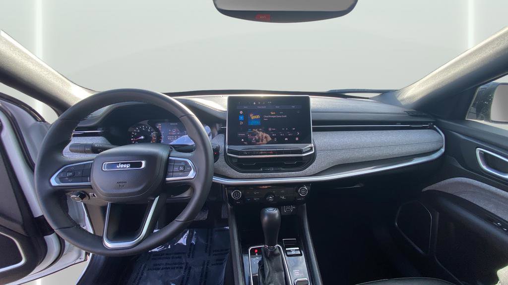 Used 2024 Jeep Compass Latitude image 22