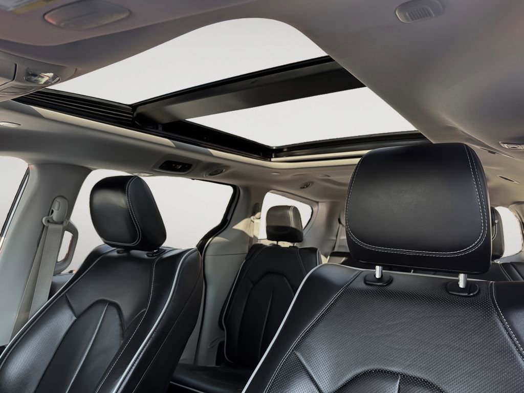 Used 2024 Chrysler Pacifica Limited image 19