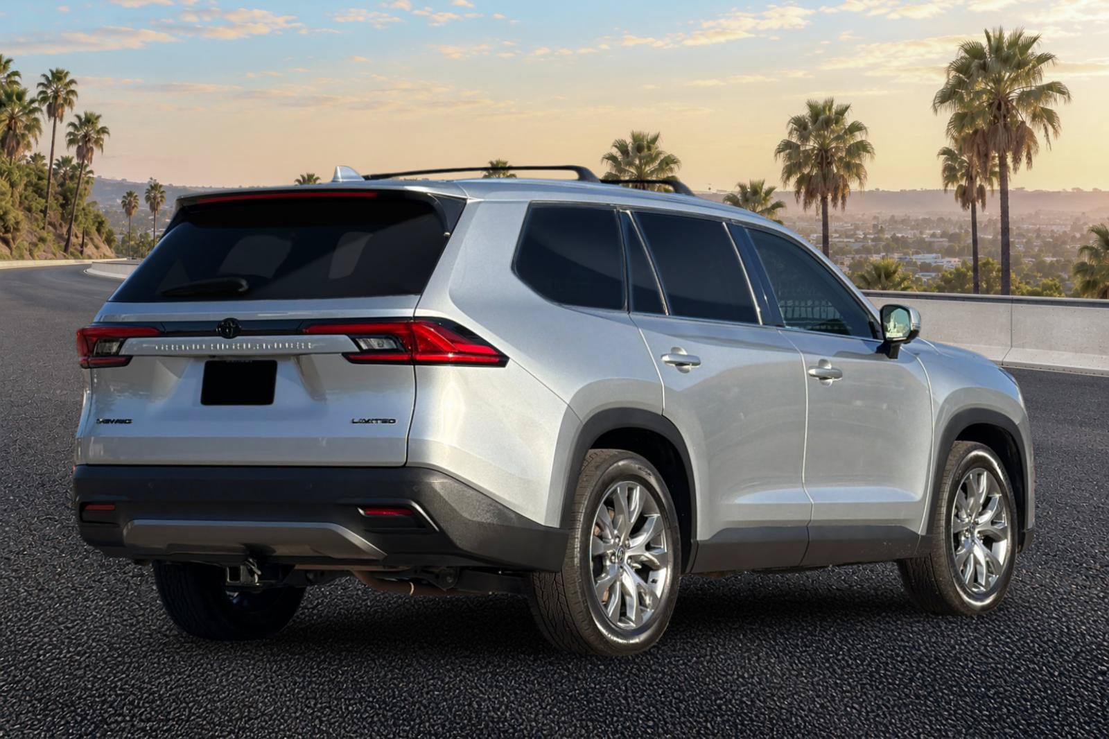 Used 2024 Toyota Grand Highlander AWD Hybrid image 4
