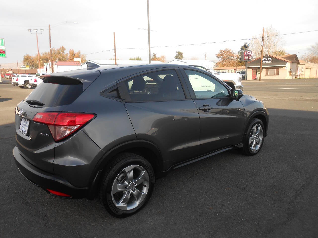 Used 2017 Honda HR-V EX image 9