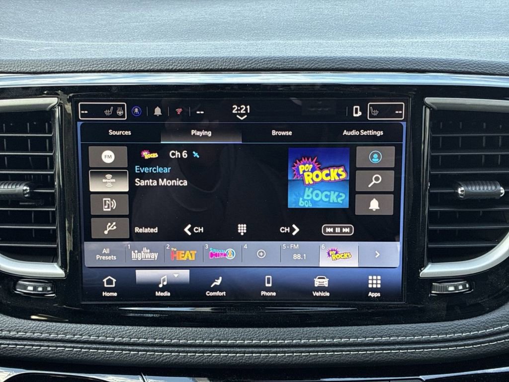 New 2026 Chrysler Pacifica Select FWD image 17