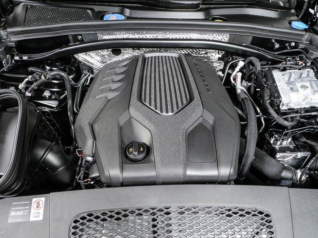 New 2026 Porsche Macan Turbo AWD/4WD image 38