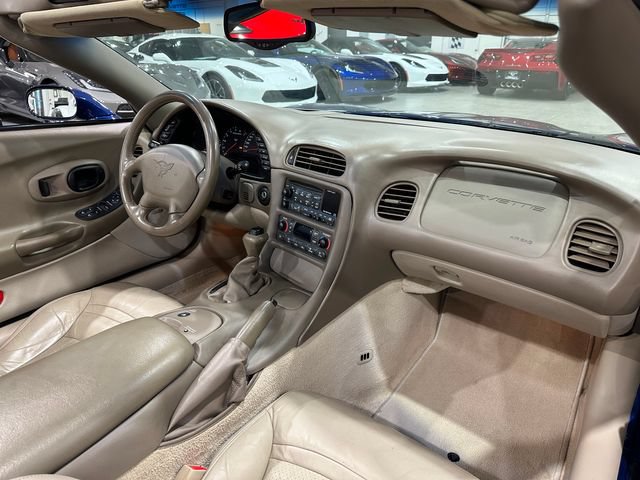 Used 2004 Chevrolet Corvette Convertible w/ Preferred Equipment Group RWD image 10