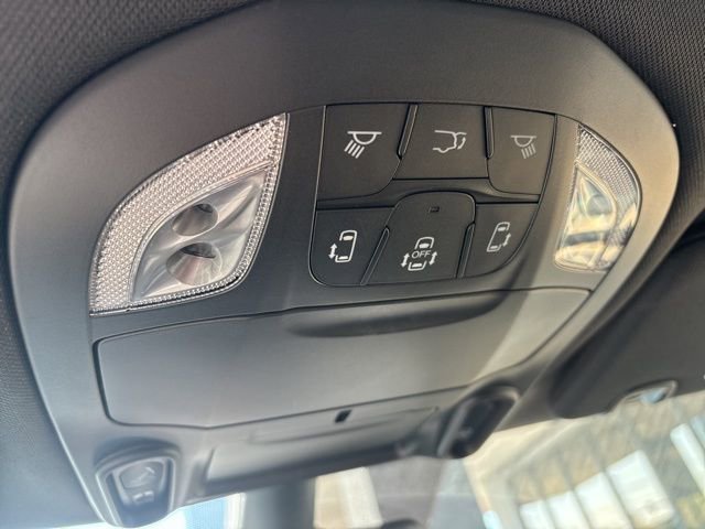 New 2026 Chrysler Pacifica Limited w/ S Appearance Package FWD image 16