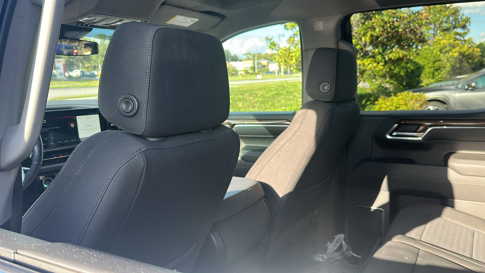 Used 2022 GMC Sierra 1500 SLE image 17