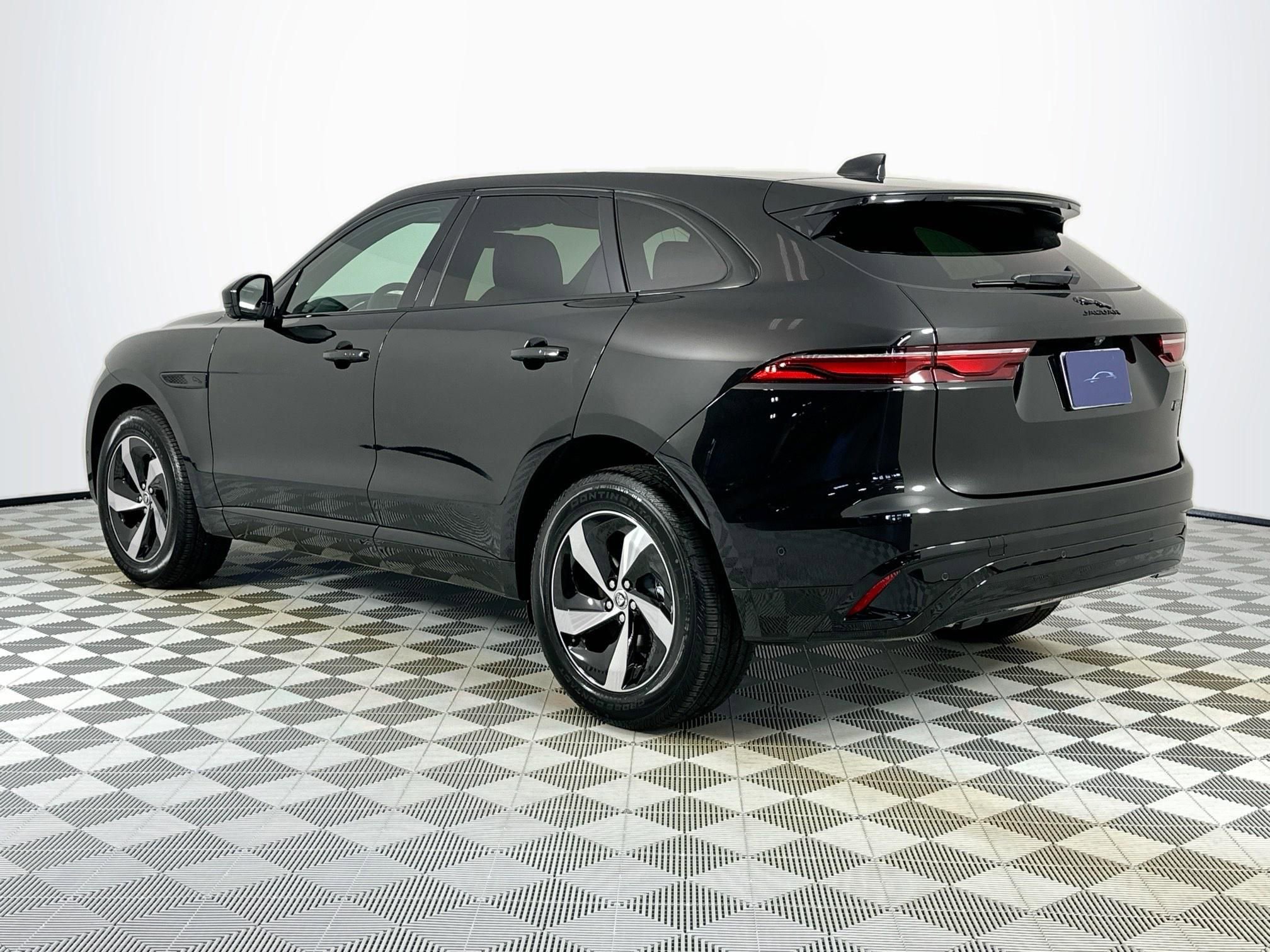 Certified 2026 Jaguar F-PACE R-Dynamic S AWD/4WD image 7