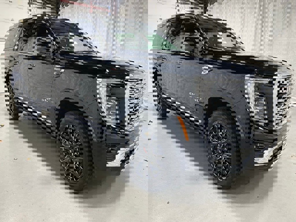 Used 2025 GMC Yukon XL Denali w/ Sun & Power Step Package