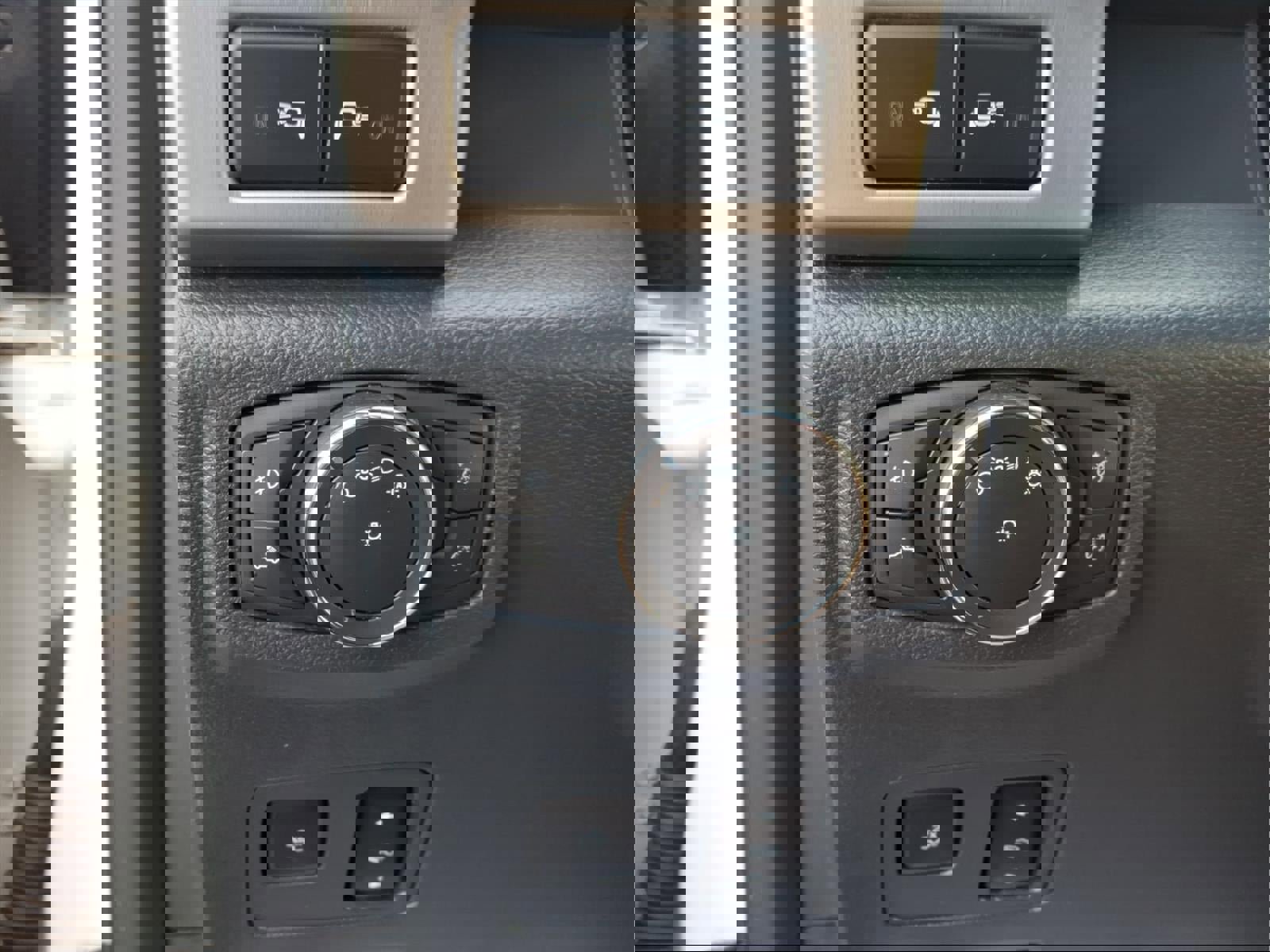 Used 2022 Ford F350 Platinum image 16