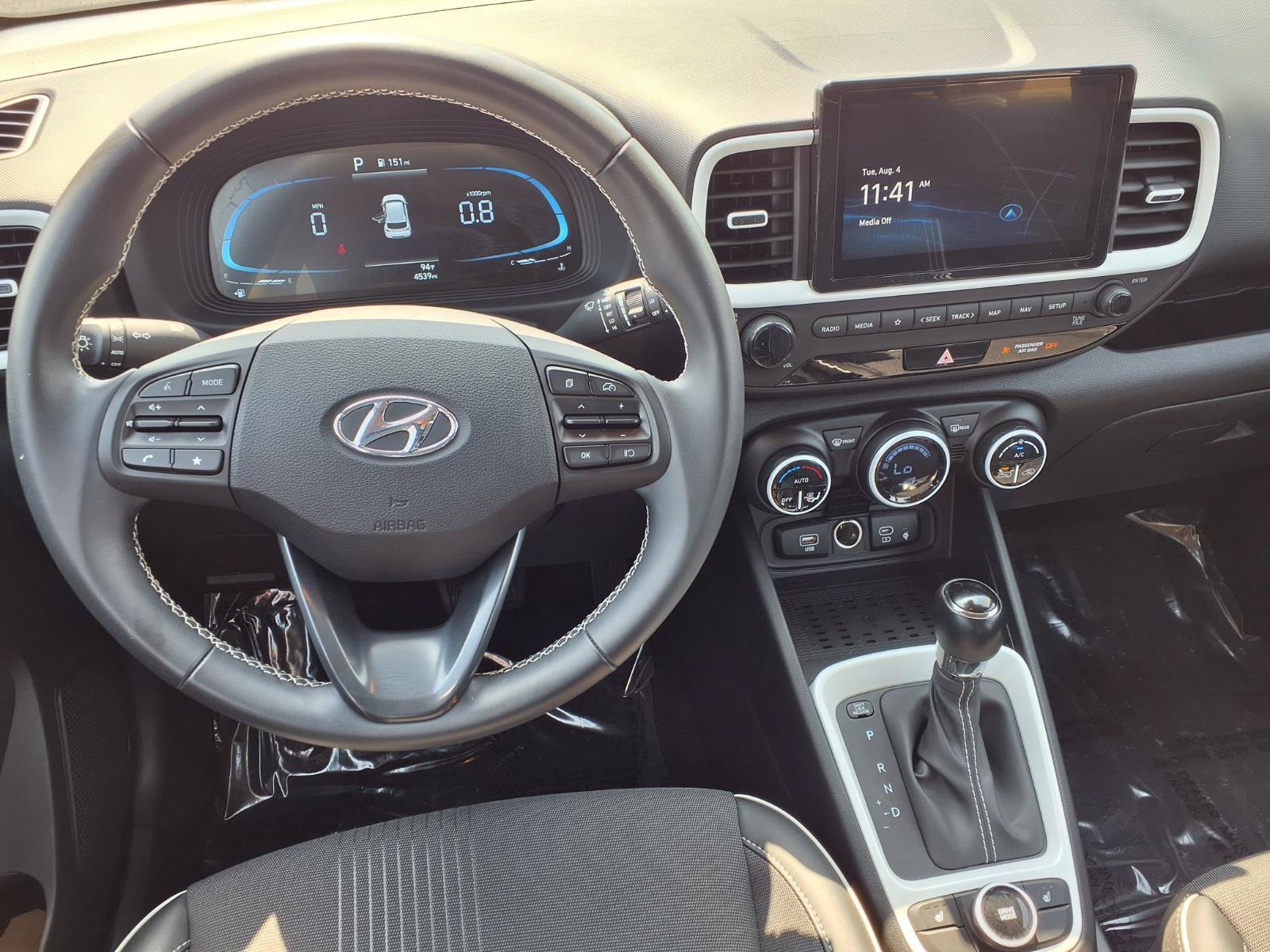 Certified 2025 Hyundai Venue Limited FWD image 12