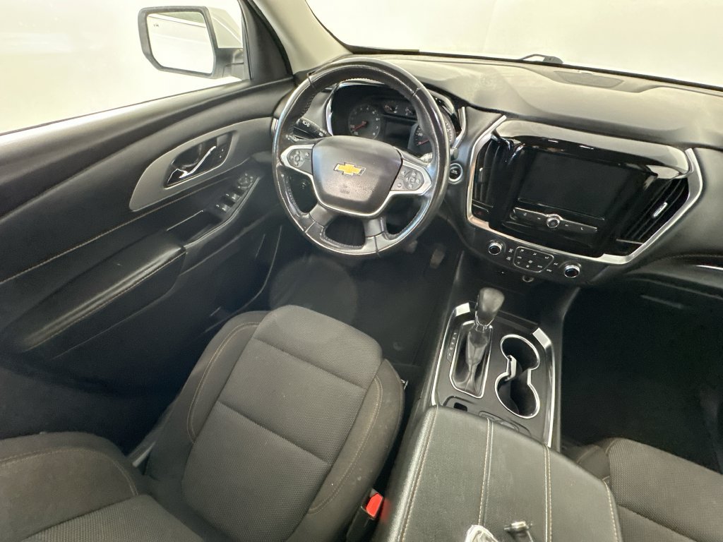 Used 2021 Chevrolet Traverse LT w/ LPO, Cargo Package FWD image 9