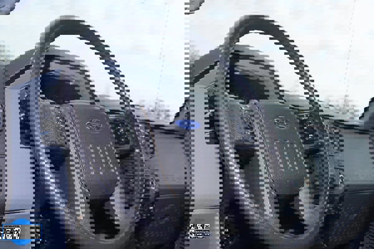 Used 2018 Ford F750 2WD Regular Cab Super Duty image 6