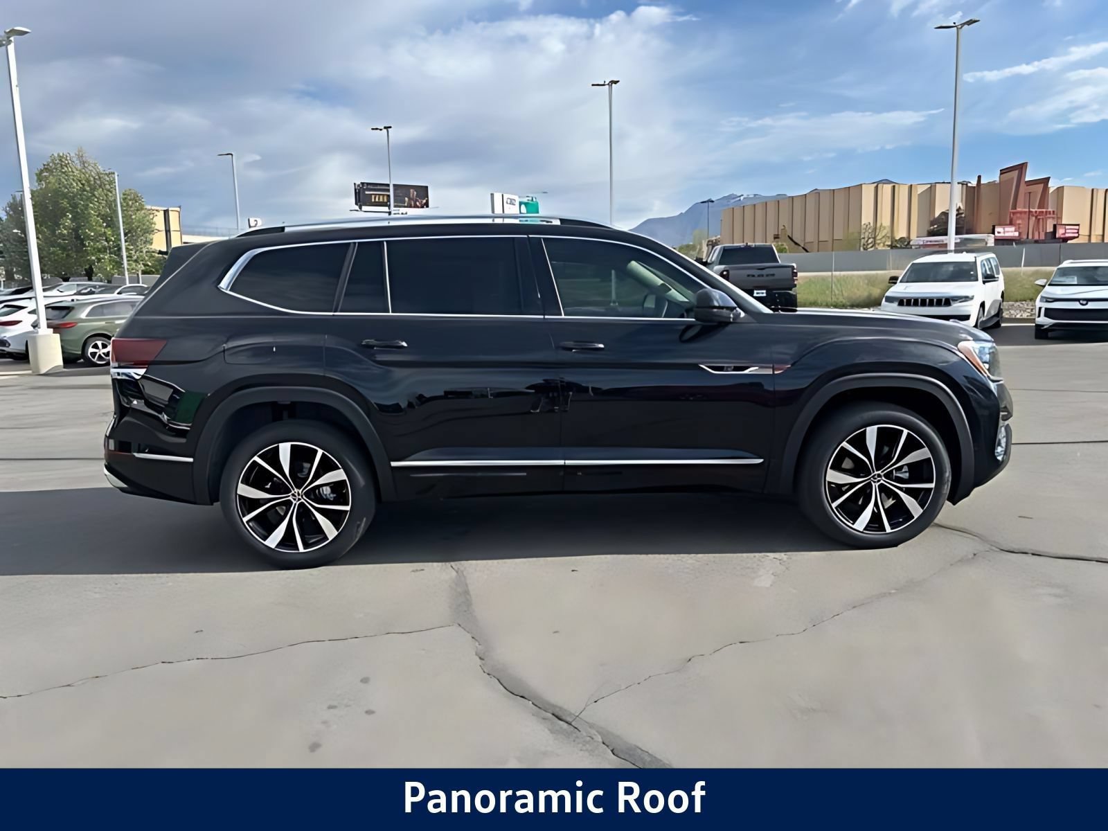 New 2026 Volkswagen Atlas SEL Premium R-Line AWD/4WD image 8