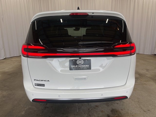 New 2026 Chrysler Pacifica Select image 6