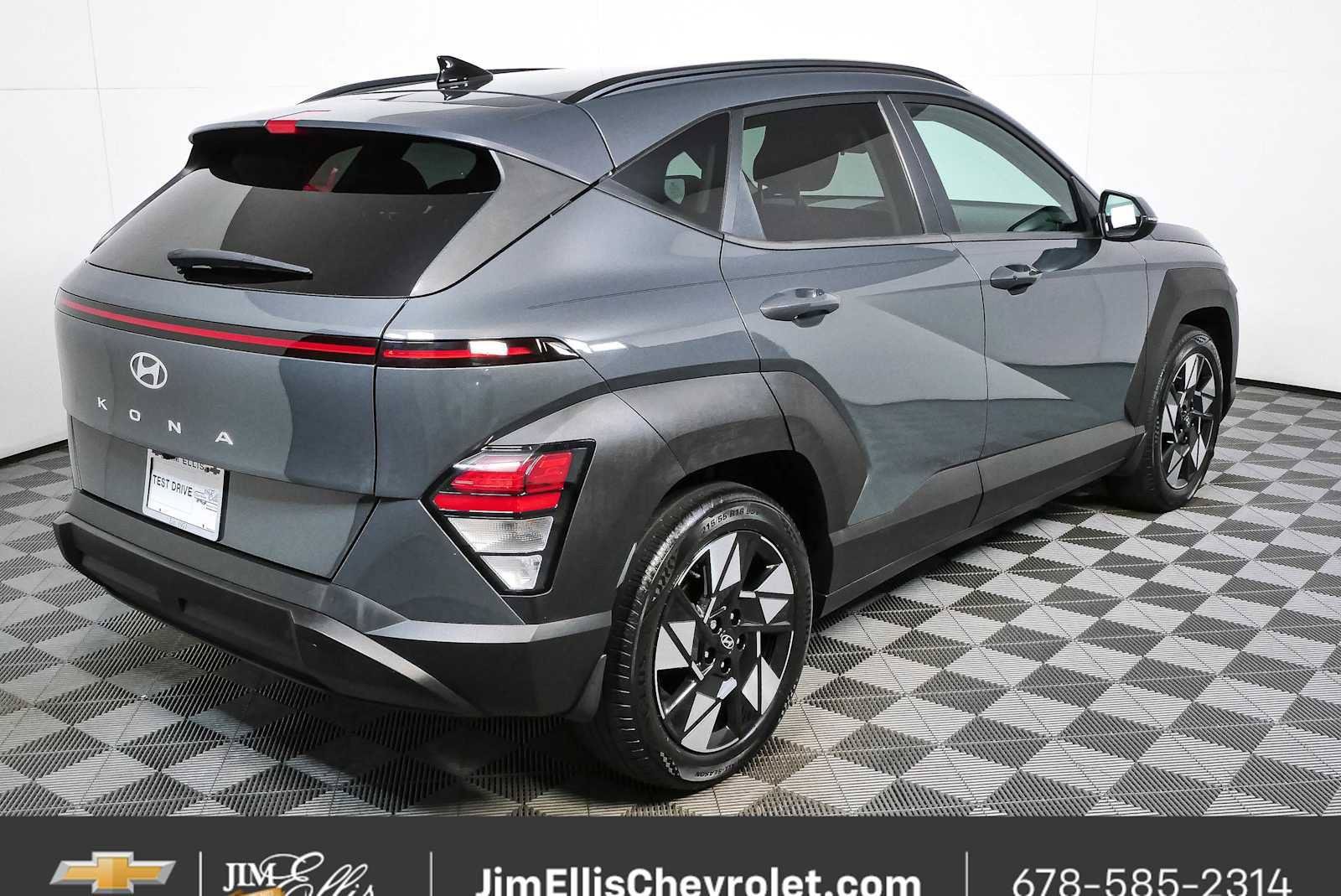 Used 2024 Hyundai Kona SEL FWD image 3