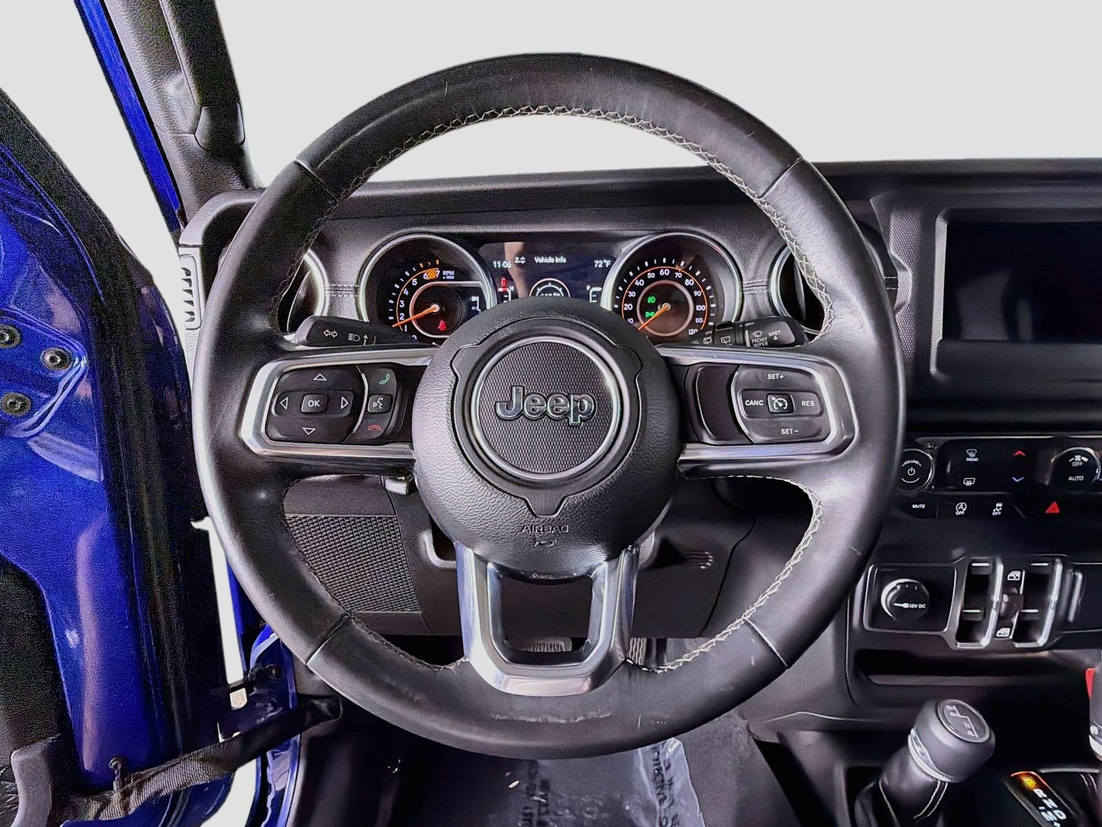 Used 2018 Jeep Wrangler Unlimited Sahara AWD/4WD image 11
